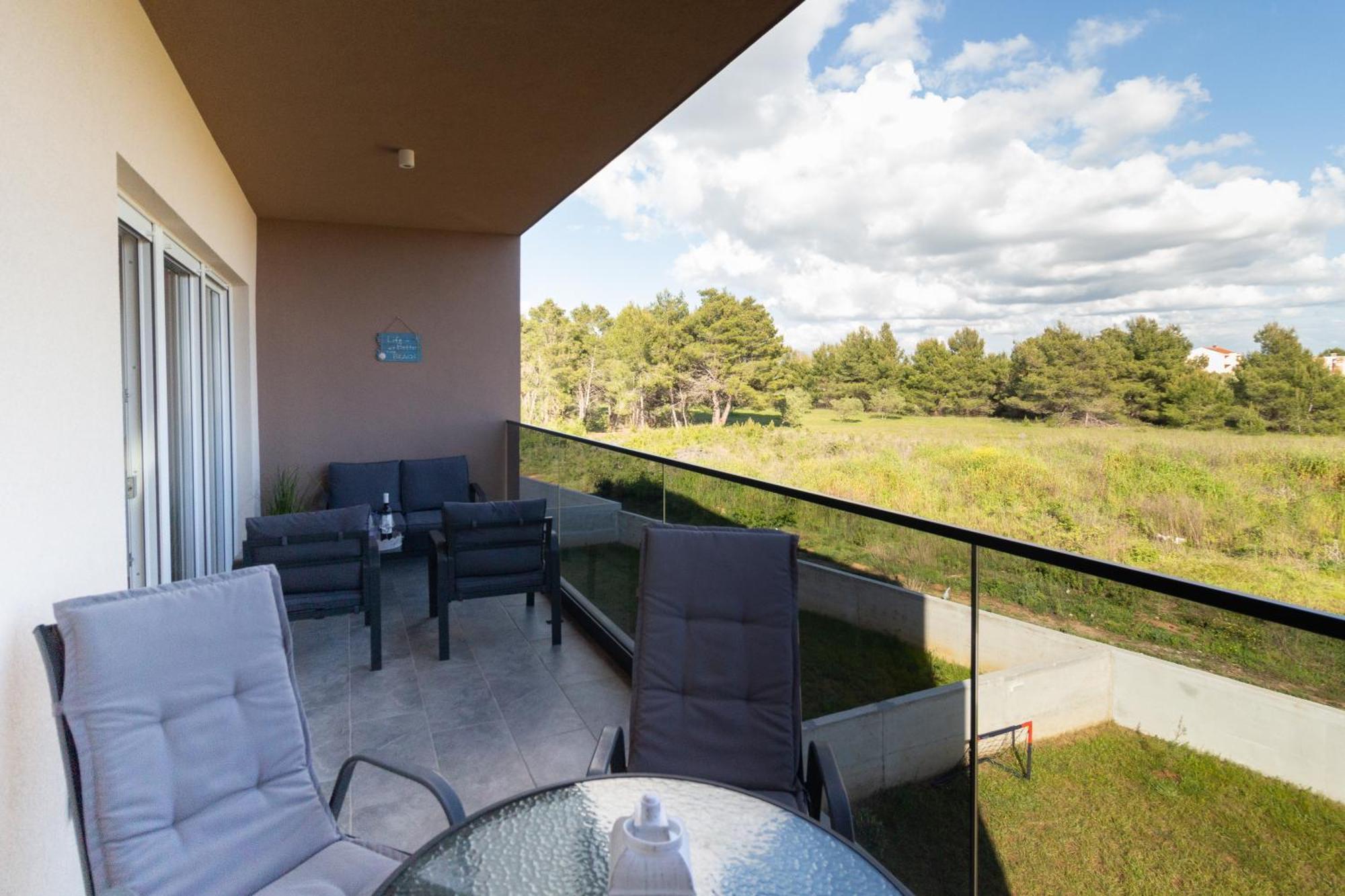 Modern And Spacious Apartment Helena Near The Beach Privlaka  Exteriör bild